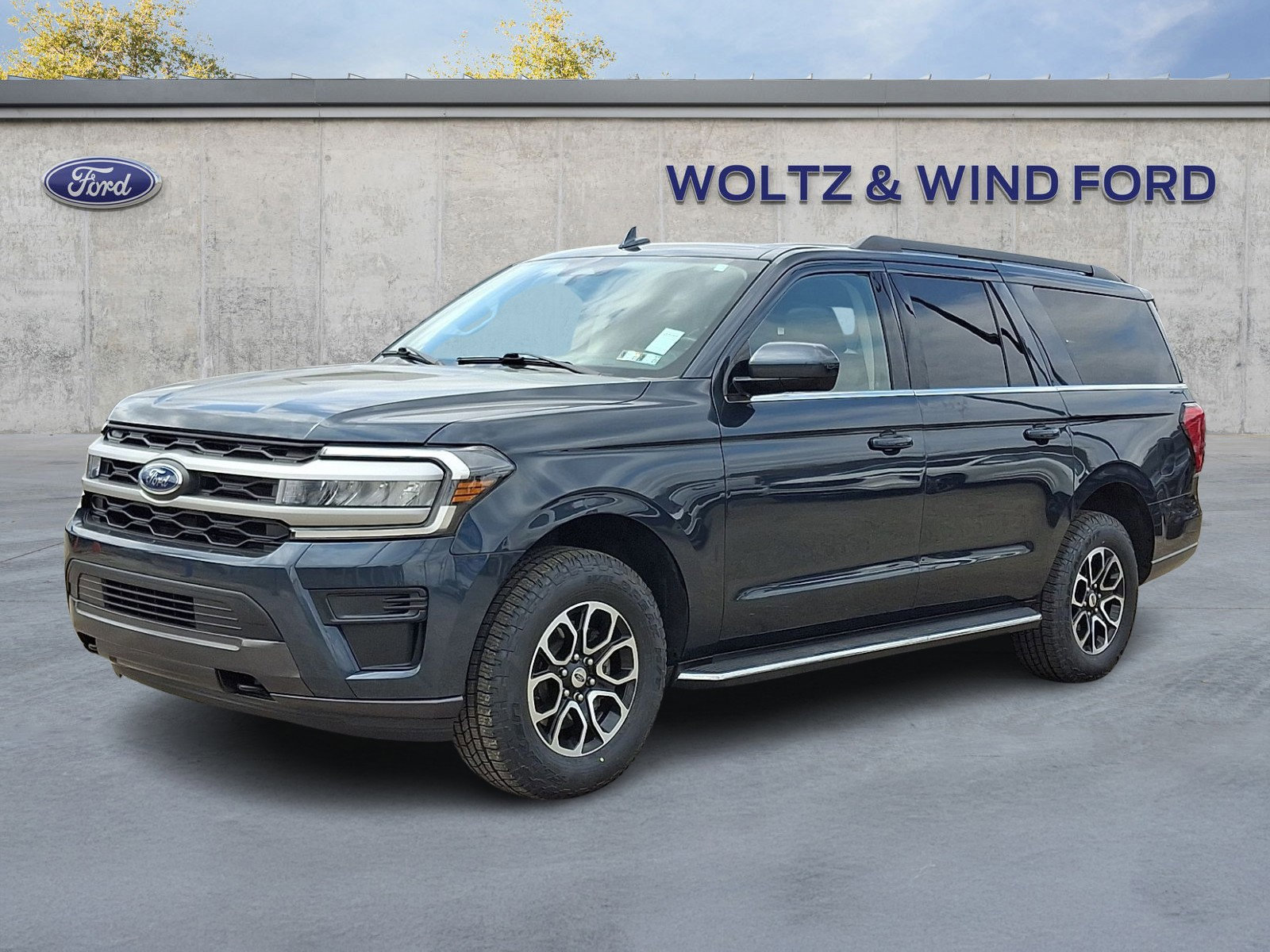 Certified 2023 Ford Expedition Max XLT image 6