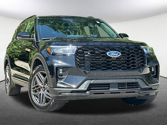 Certified 2025 Ford Explorer ST-Line w/ ST-Line Street Pack AWD/4WD image 2