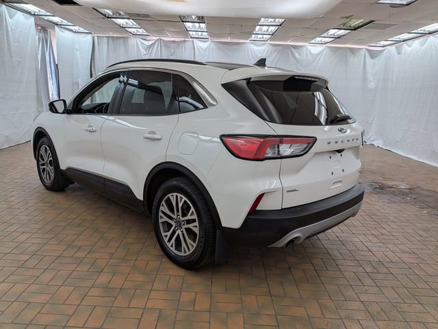 Certified 2022 Ford Escape SEL w/ Technology Package AWD/4WD image 3