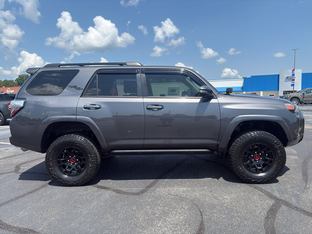 Used 2022 Toyota 4Runner TRD Off-Road Premium w/ Moonroof Package AWD/4WD image 4