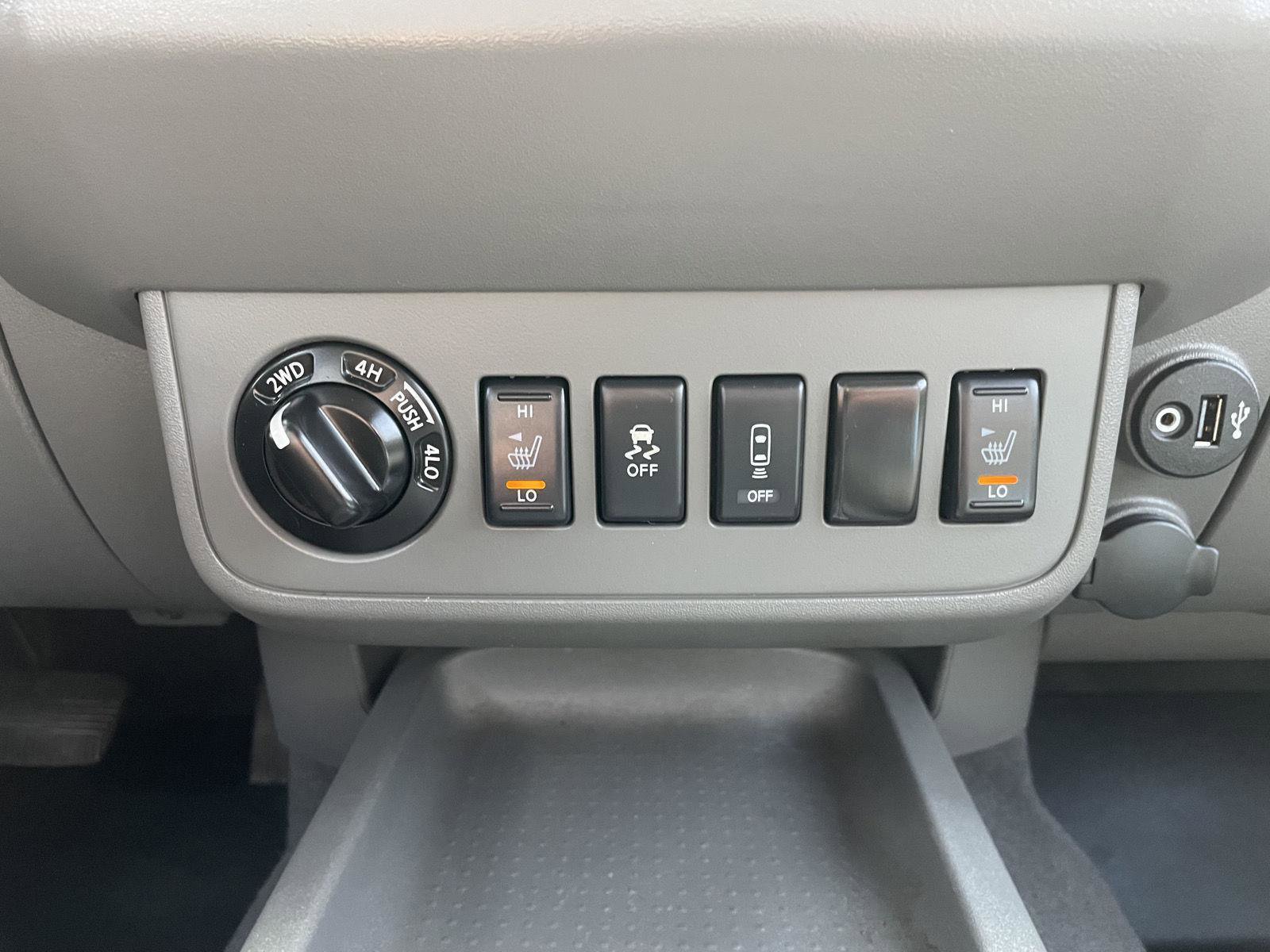 Used 2019 Nissan Frontier SV w/ Value Truck Package AWD/4WD image 25