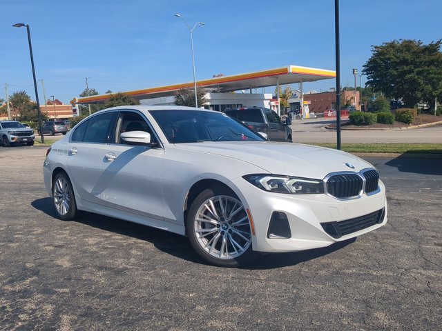 Used 2024 BMW 330i Sedan RWD image 2