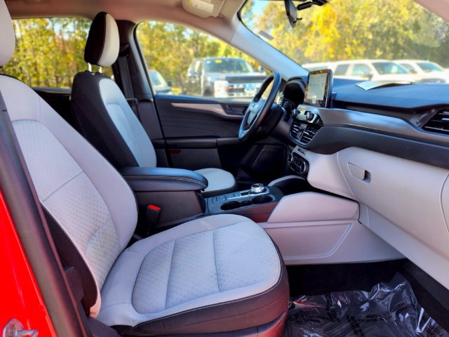 Certified 2024 Ford Escape Active AWD/4WD image 11