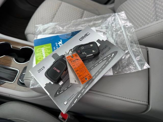 Used 2019 GMC Acadia SLE w/ Driver Alert Package I AWD/4WD image 4