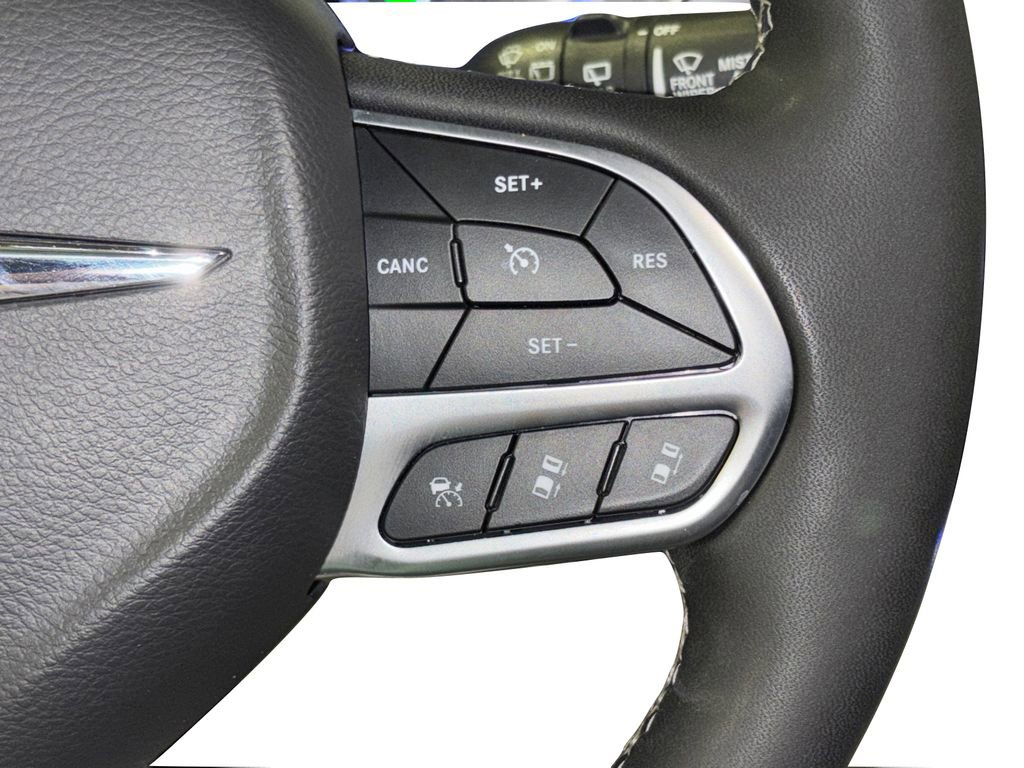 Used 2024 Chrysler Pacifica Touring-L image 32