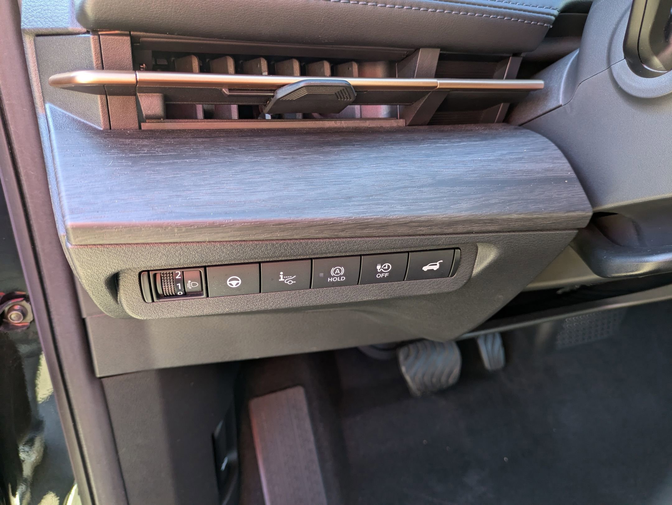 Used 2023 Nissan Ariya FWD image 17