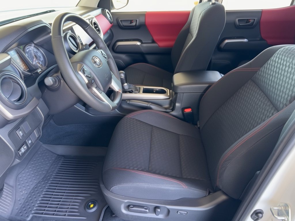 Used 2022 Toyota Tacoma SR5 AWD/4WD image 5