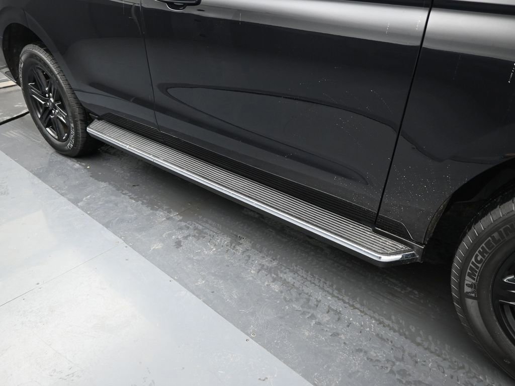 Certified 2020 Ford Expedition XLT w/ Equipment Group 202A image 34