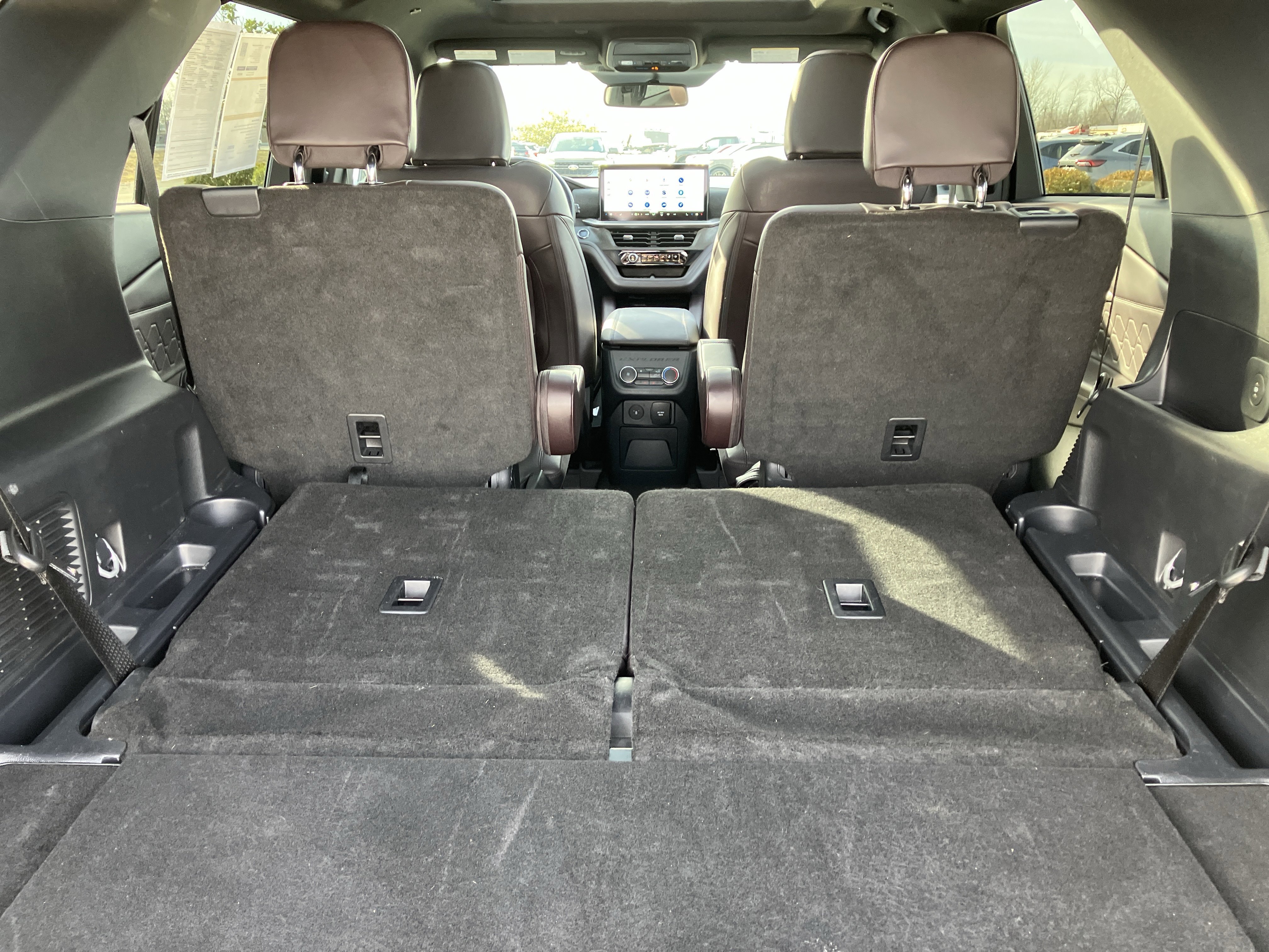 Certified 2025 Ford Explorer Platinum w/ LUX Leather Package image 17