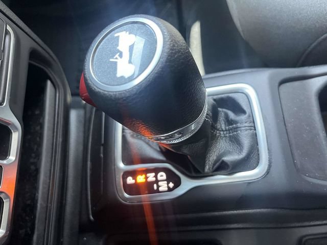 Used 2025 Jeep Wrangler Unlimited Sahara AWD/4WD image 31