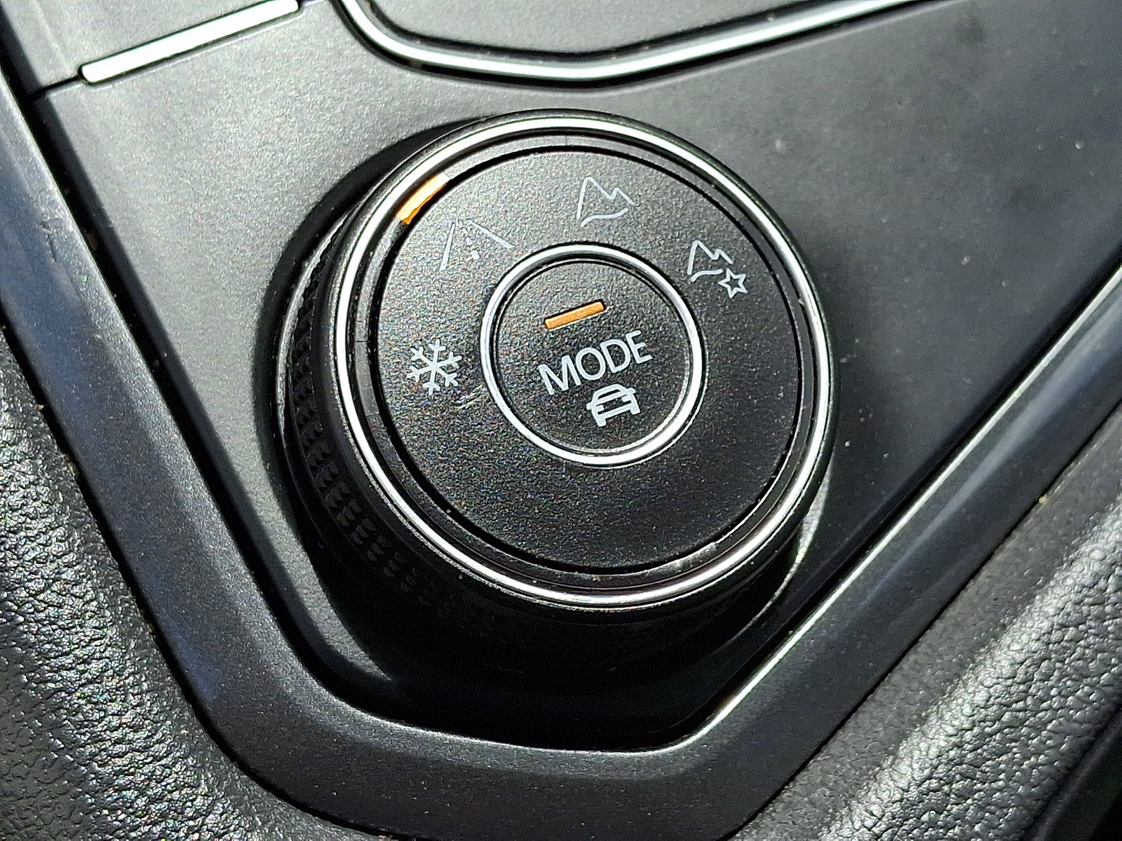 Used 2021 Volkswagen Tiguan SE w/ Panoramic Sunroof Package AWD/4WD image 27
