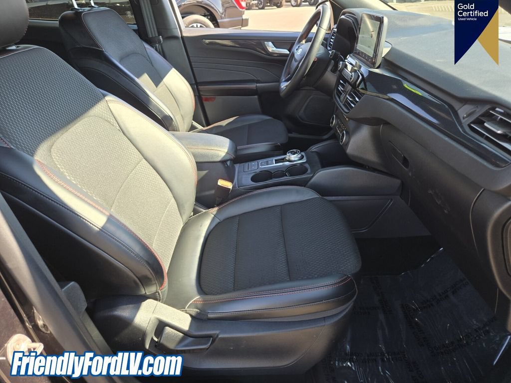 Certified 2025 Ford Escape ST-Line AWD/4WD image 18
