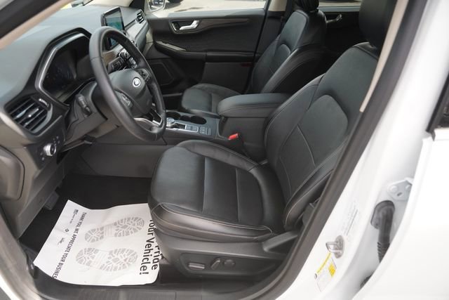 Certified 2020 Ford Escape Titanium w/ Titanium Premium Package 2.0 AWD/4WD image 9