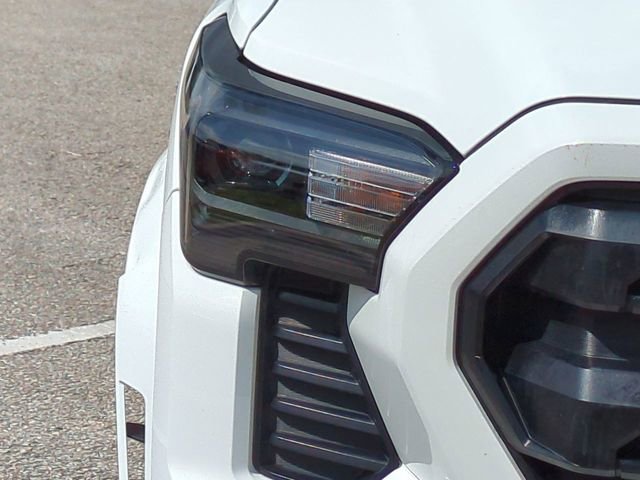 Used 2025 Toyota Tacoma SR5 AWD/4WD image 10