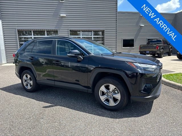 Used 2024 Toyota RAV4 XLE AWD/4WD image 2