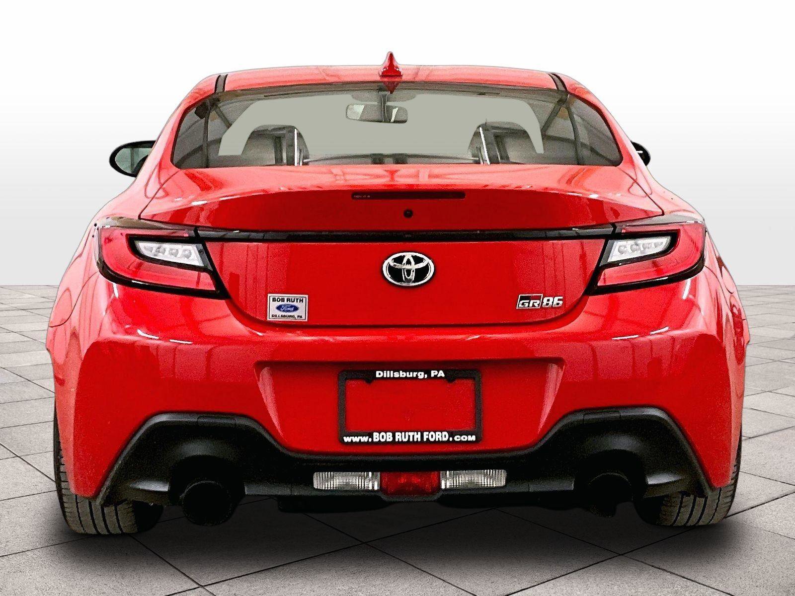 Used 2023 Toyota GR86 w/ ALL Weather Mat Package (TMS) RWD image 4