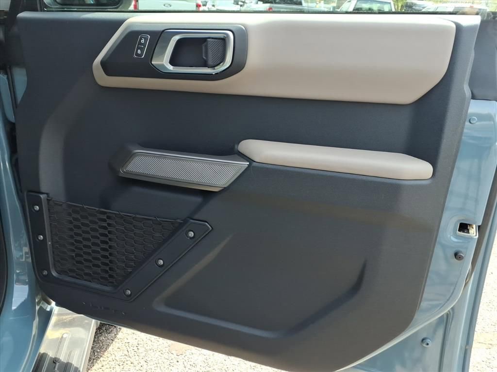Certified 2022 Ford Bronco Wildtrak AWD/4WD image 9