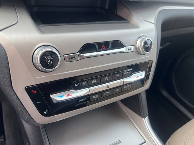 Certified 2023 Ford Explorer XLT w/ Equipment Group 202A image 15