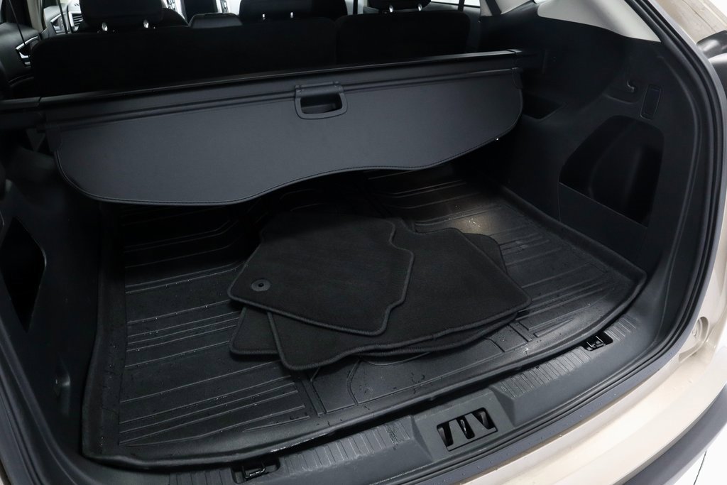 Certified 2021 Ford Edge SE image 14