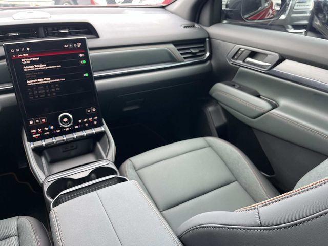 Used 2026 GMC Terrain AT4 w/ Convenience Package III AWD/4WD image 18