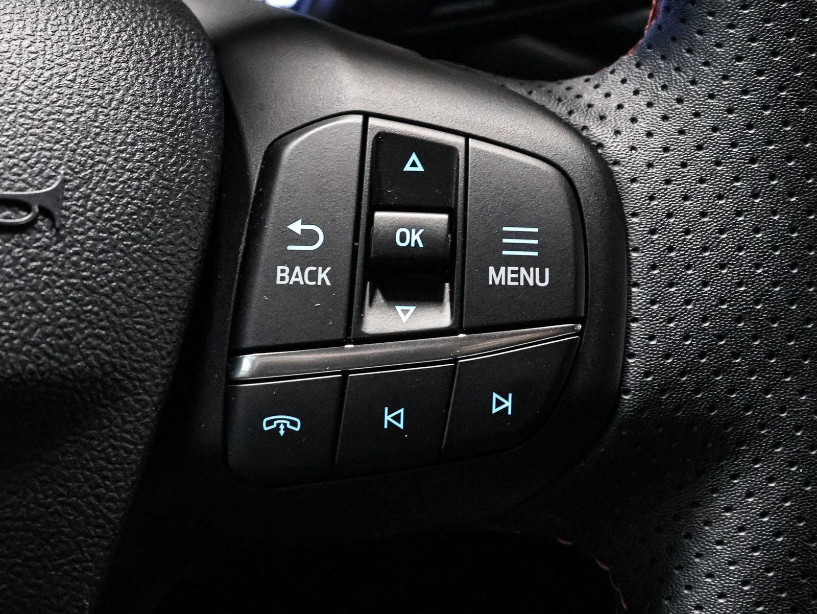 Certified 2025 Ford Escape ST-Line Elite image 36