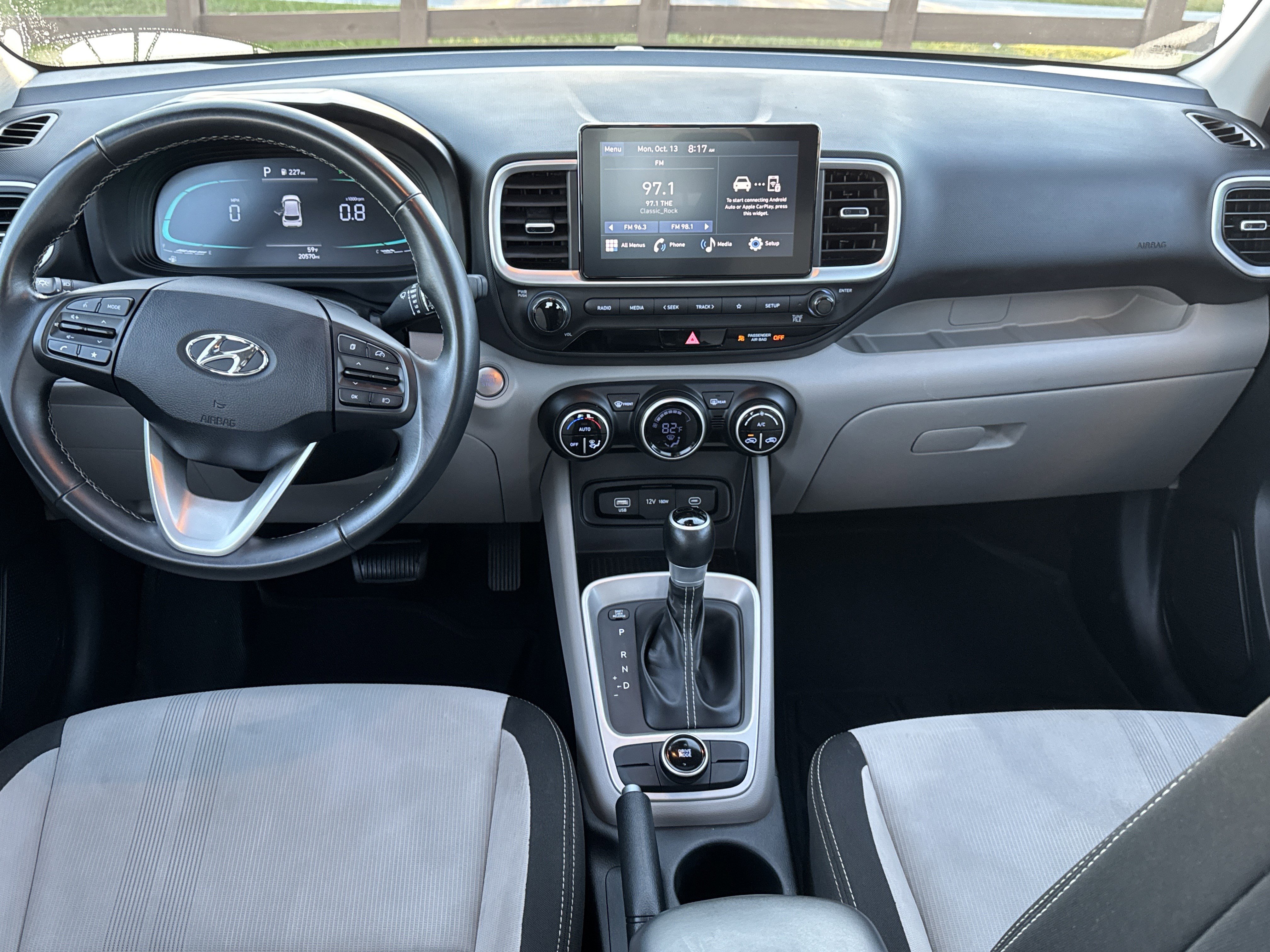 Used 2024 Hyundai Venue SEL image 22