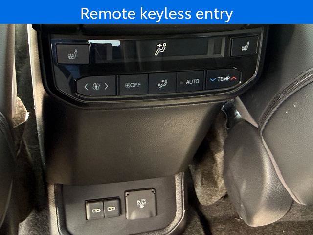 Used 2023 Toyota Highlander Platinum AWD/4WD image 14