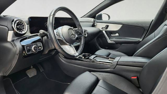 Used 2025 Mercedes-Benz CLA 250 image 9