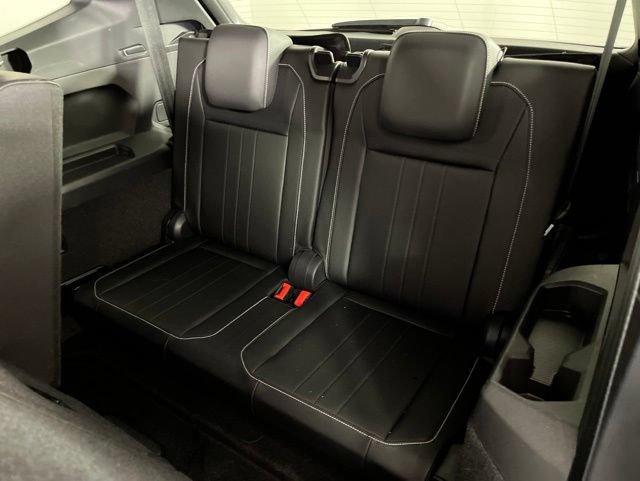 Used 2023 Volkswagen Tiguan SE R-Line FWD image 40