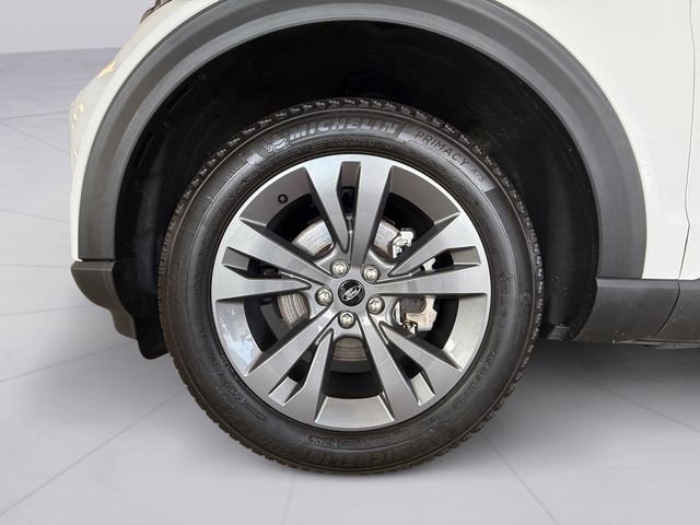 Certified 2022 Ford Explorer XLT w/ Equipment Group 202A AWD/4WD image 9