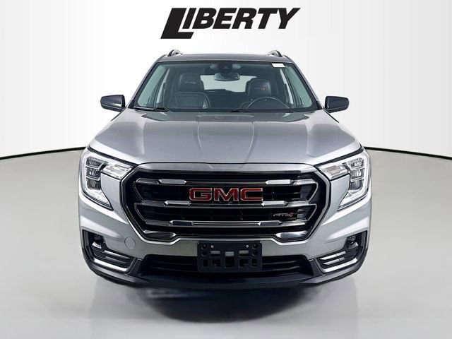 Used 2024 GMC Terrain AT4 image 8
