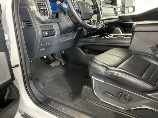 Certified 2025 Ford F350 Platinum w/ FX4 Off-Road Package AWD/4WD image 19