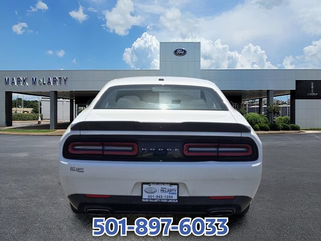 Used 2019 Dodge Challenger SXT w/ Blacktop Package RWD image 4