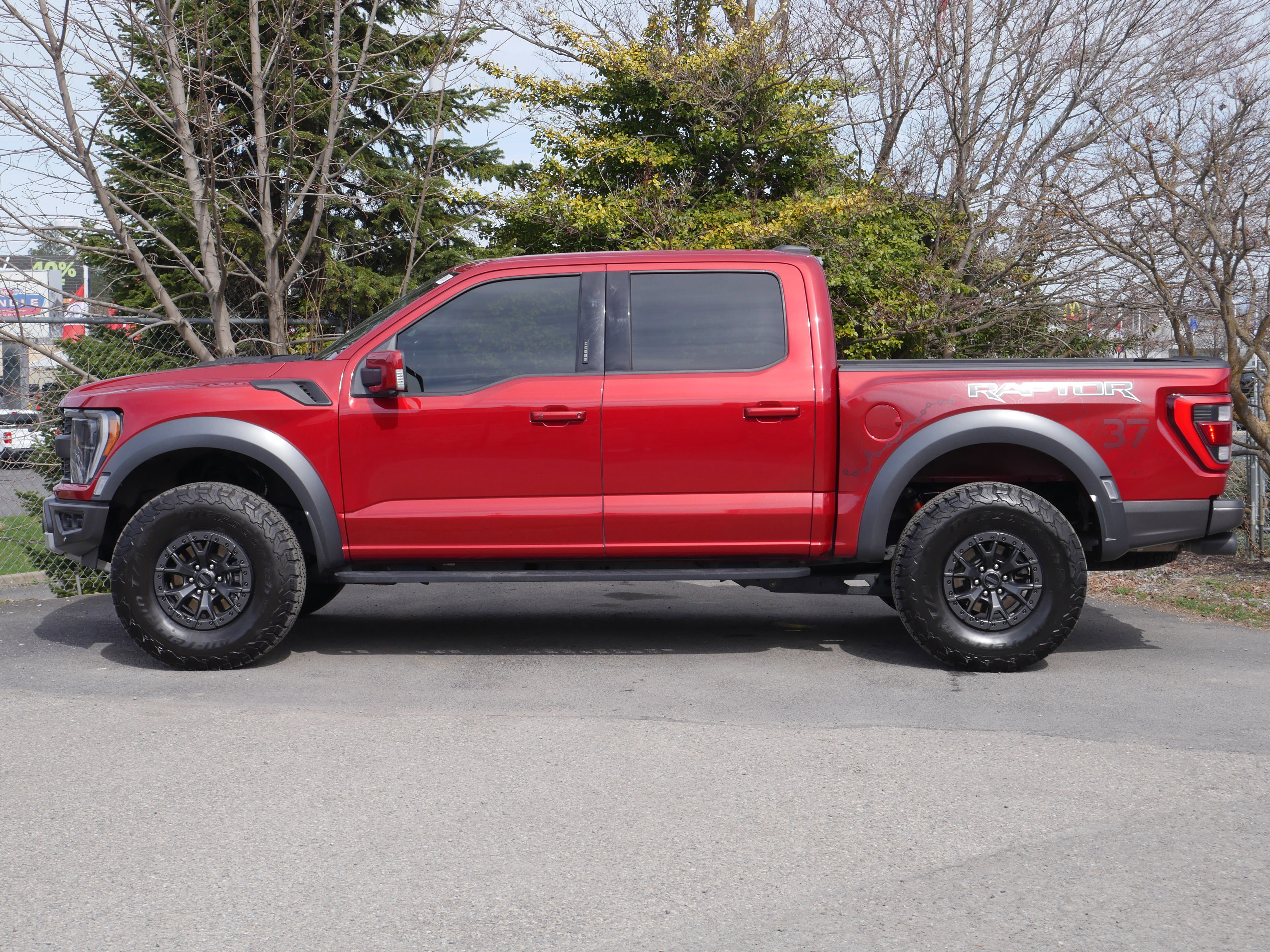 Certified 2022 Ford F150 Raptor w/ Raptor 37 Performance Package image 5