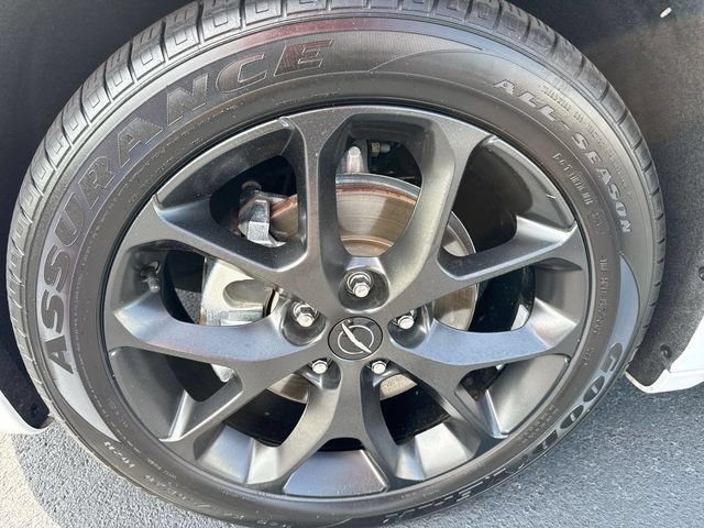 Used 2025 Chrysler Pacifica Limited FWD image 10