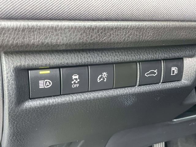 Used 2025 Toyota Camry LE image 27