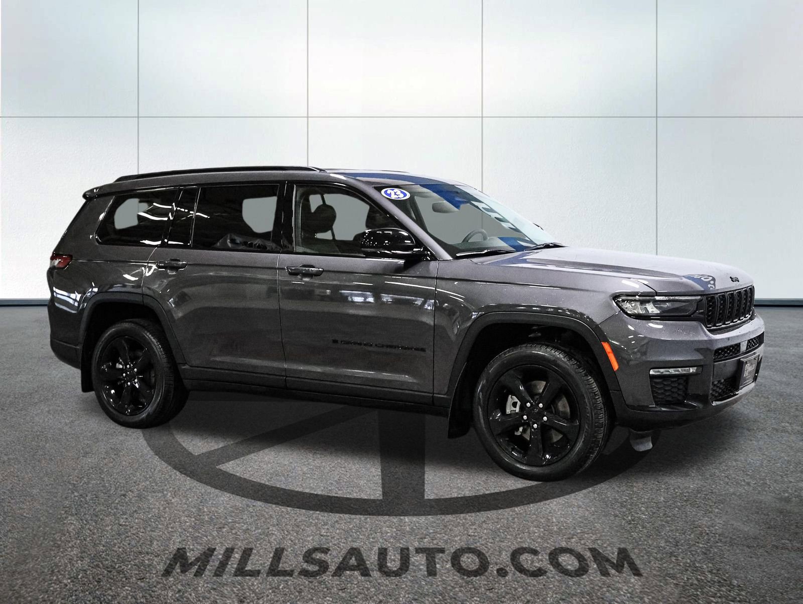 Used 2023 Jeep Grand Cherokee L Limited w/ Black Appearance Package AWD/4WD image 10