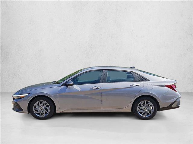 Used 2024 Hyundai Elantra SEL FWD image 9