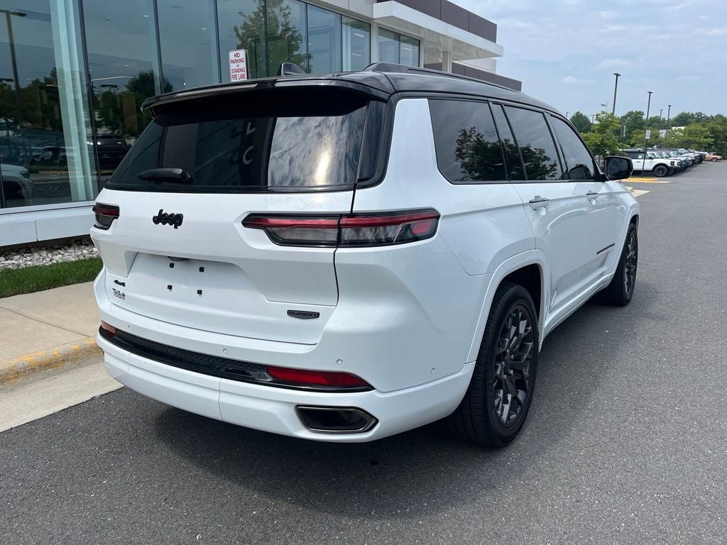 Used 2023 Jeep Grand Cherokee L Summit AWD/4WD image 9