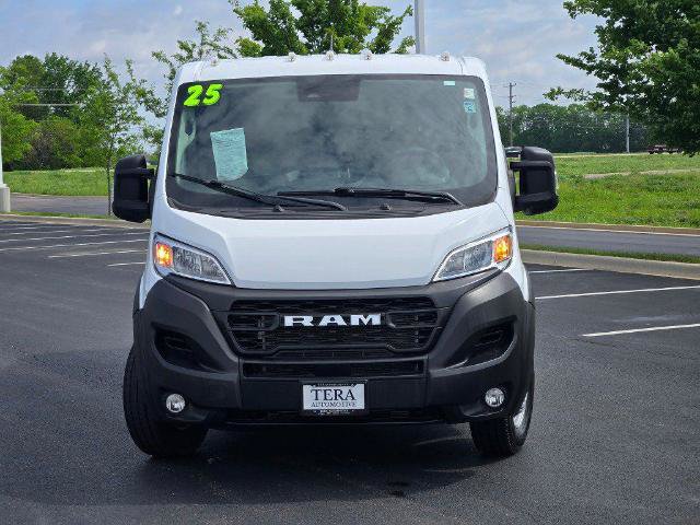 Used 2025 RAM ProMaster 2500 w/ Convenience Group FWD image 2