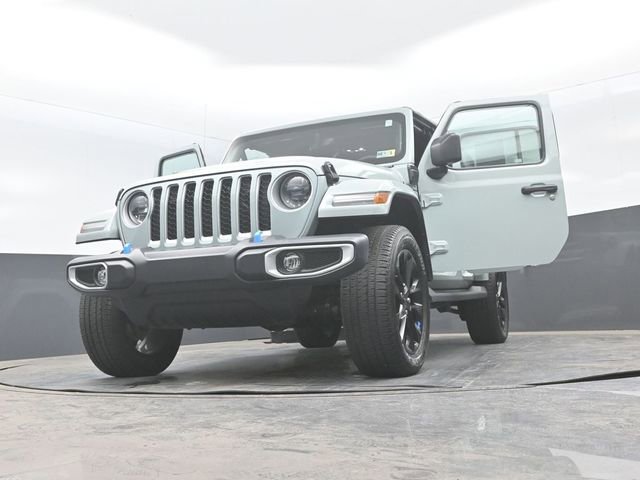 Used 2023 Jeep Wrangler Unlimited Sahara w/ Cold Weather Group AWD/4WD image 30
