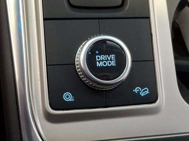 Certified 2022 Ford Explorer XLT w/ Equipment Group 202A image 25