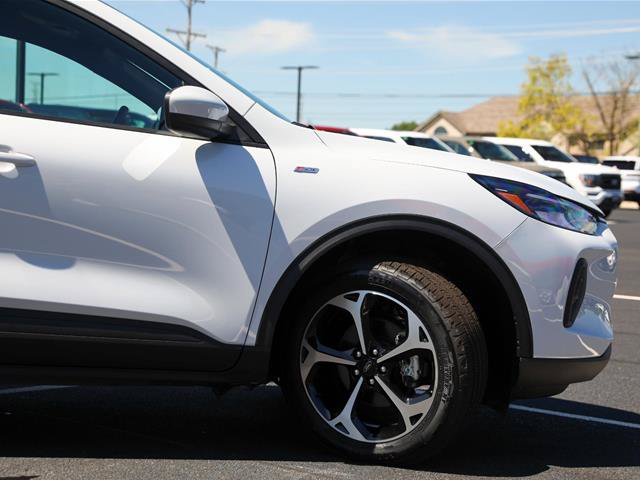 Certified 2025 Ford Escape ST-Line Select w/ Tech Pack #1 AWD/4WD image 6