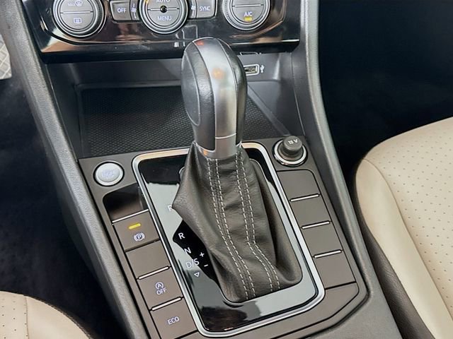 Used 2019 Volkswagen Jetta R-Line w/ R-Line Cold Weather Package image 19