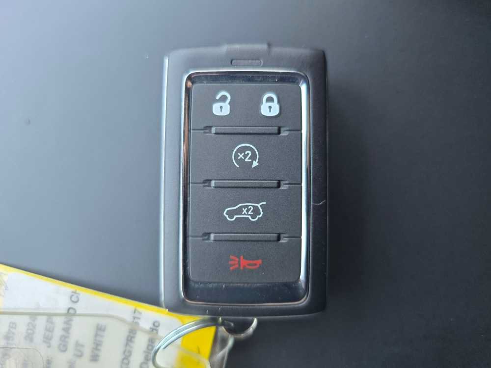 Used 2024 Jeep Grand Cherokee L Overland w/ Trailer Tow Package AWD/4WD image 22