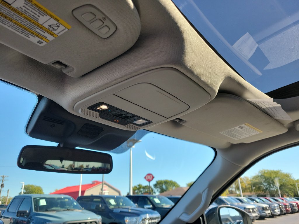 Certified 2025 Ford Expedition Active AWD/4WD image 31