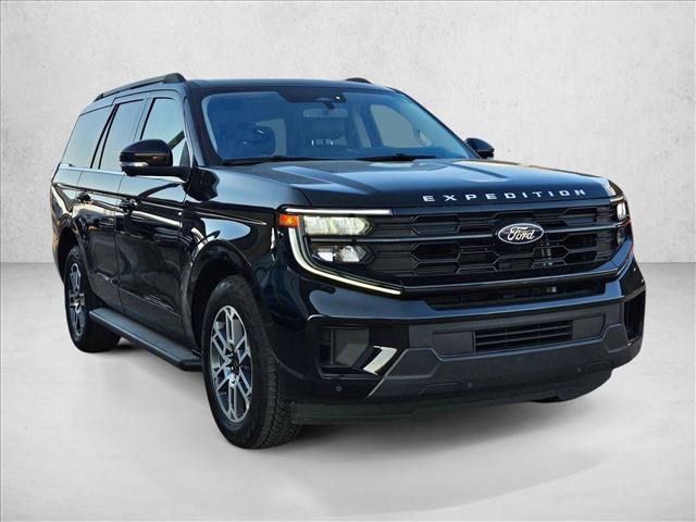 Certified 2025 Ford Expedition Active AWD/4WD image 3
