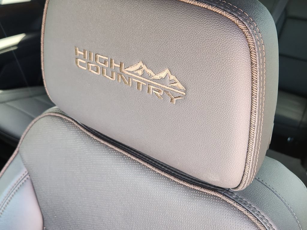 Used 2024 Chevrolet Tahoe High Country AWD/4WD image 14