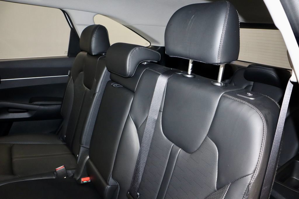 Used 2025 Kia Sorento S image 23