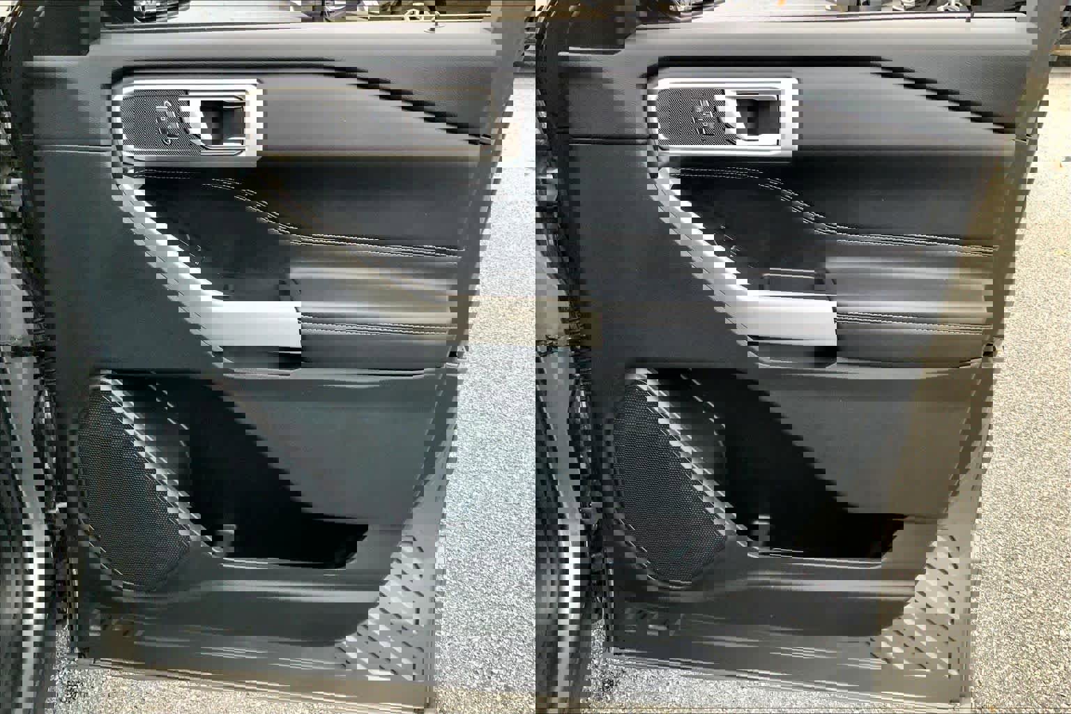 Certified 2022 Ford Explorer XLT w/ Equipment Group 202A image 20